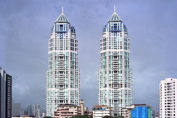 South Mumbai City with Dharavi Slum Tour in Private Vehicle - Marine Drive and Girgaum Chowpatty