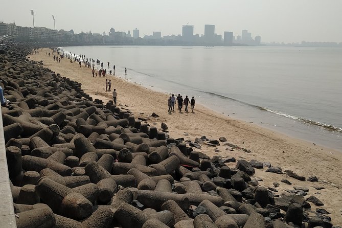Spiritual & City Highlights: Private Mumbai Temple Tour by AC Car - Prince of Wales Museum and the city’s grand buildings