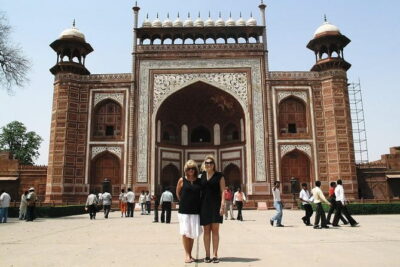 Taj Mahal Day Trip Including Same Day Flights from Mumbai