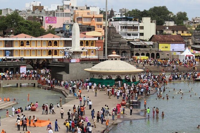 Temples & Vineyards: Private Tour to Nashik from Mumbai - What the private format includes
