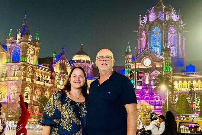 Twilight in Mumbai: Discover the City by Night with Food Options - Key points at a glance