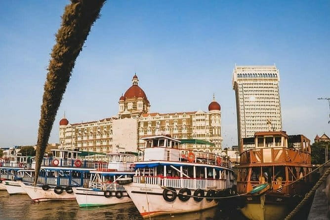 Twilight in Mumbai: Discover the City by Night with Food Options - What to expect from the food options