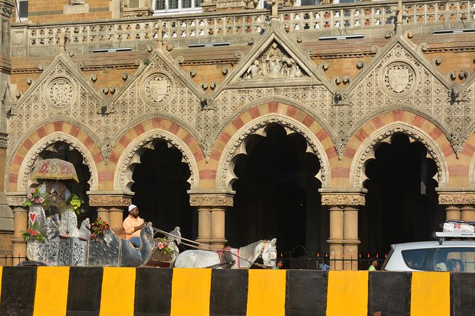 Two Days Mumbai Tour Package : City + Slum + Elephanta + Market - A fast but useful introduction to Mumbai