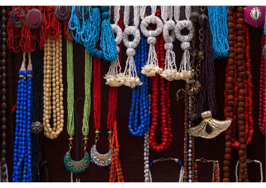 Vibrant Markets of Mumbai (2 Hours Guided Walking Tour) - What the guide adds to the experience