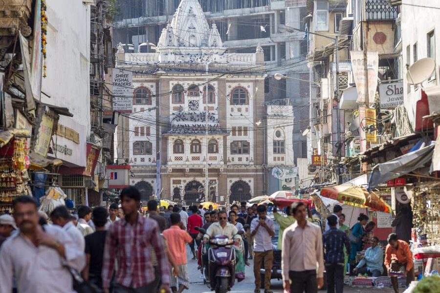 Vibrant Markets of Mumbai (2 Hours Guided Walking Tour) - Kalbadevi, flower streets, and the route toward old Mumbai